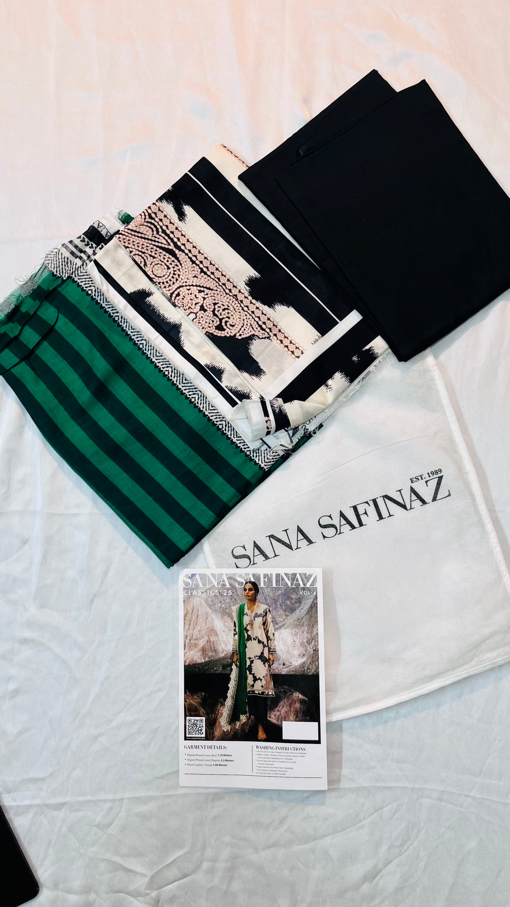 Sana Safinaz Digital Printed Lawn 3PC Unstitched Suit – Summer Luxury Collection