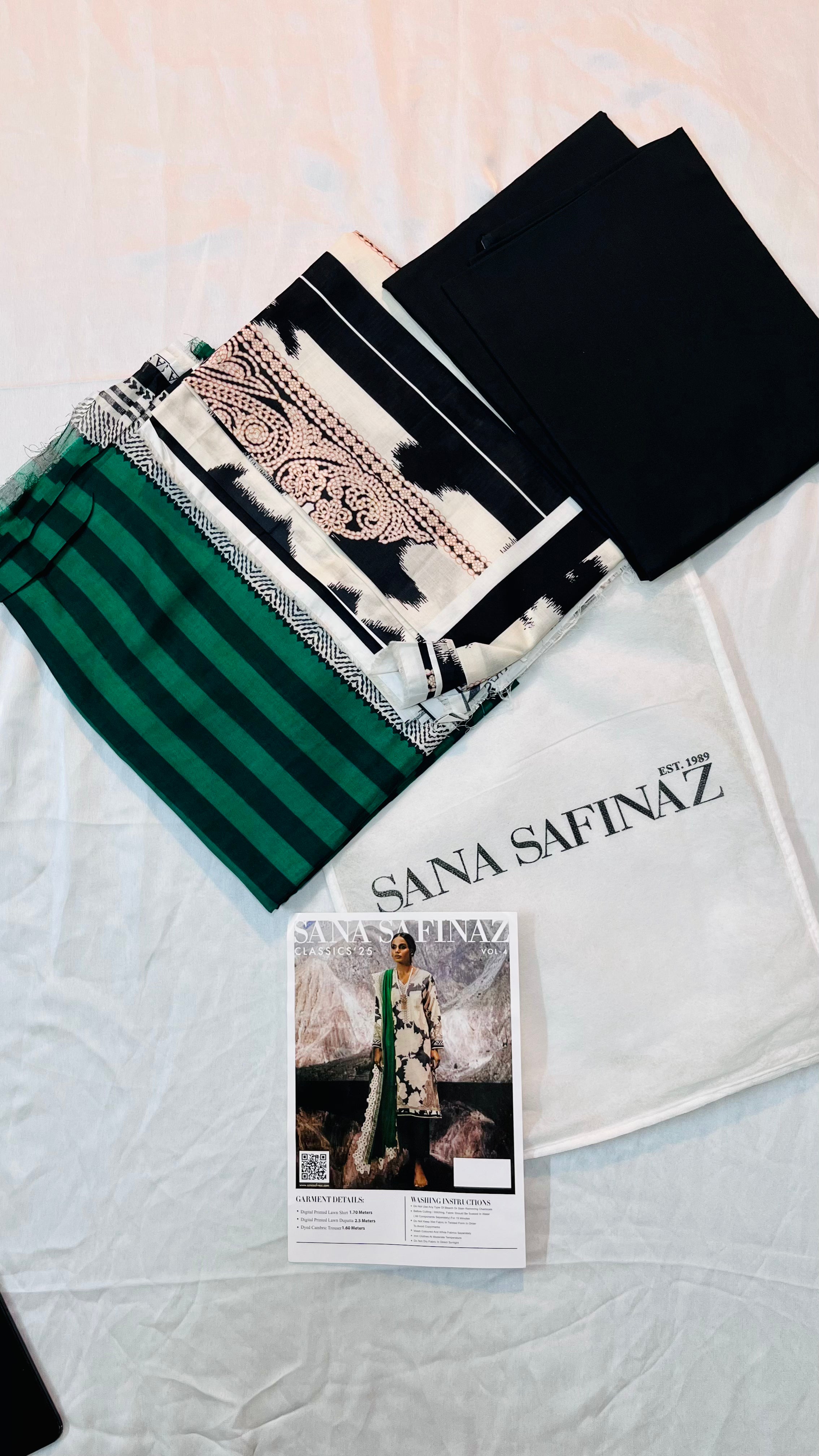 Sana Safinaz Digital Printed Lawn 3PC Unstitched Suit – Summer Luxury Collection