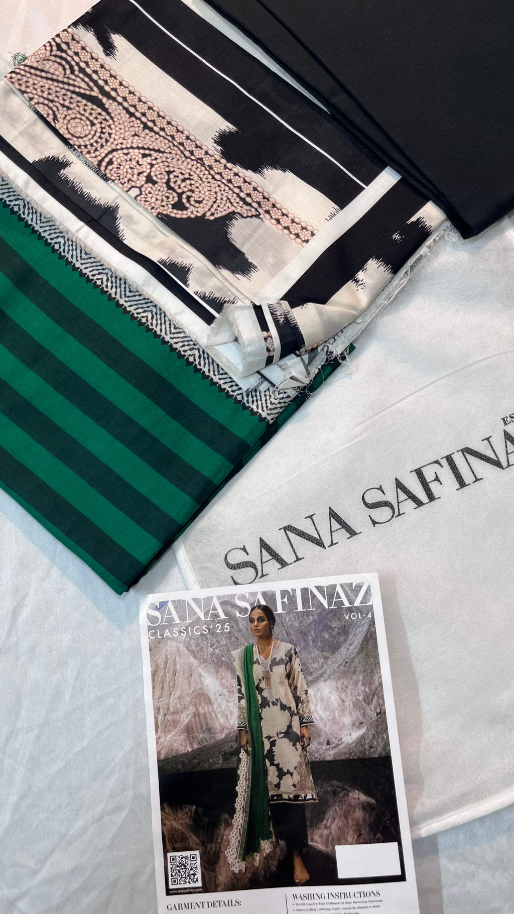 Sana Safinaz Digital Printed Lawn 3PC Unstitched Suit – Summer Luxury Collection