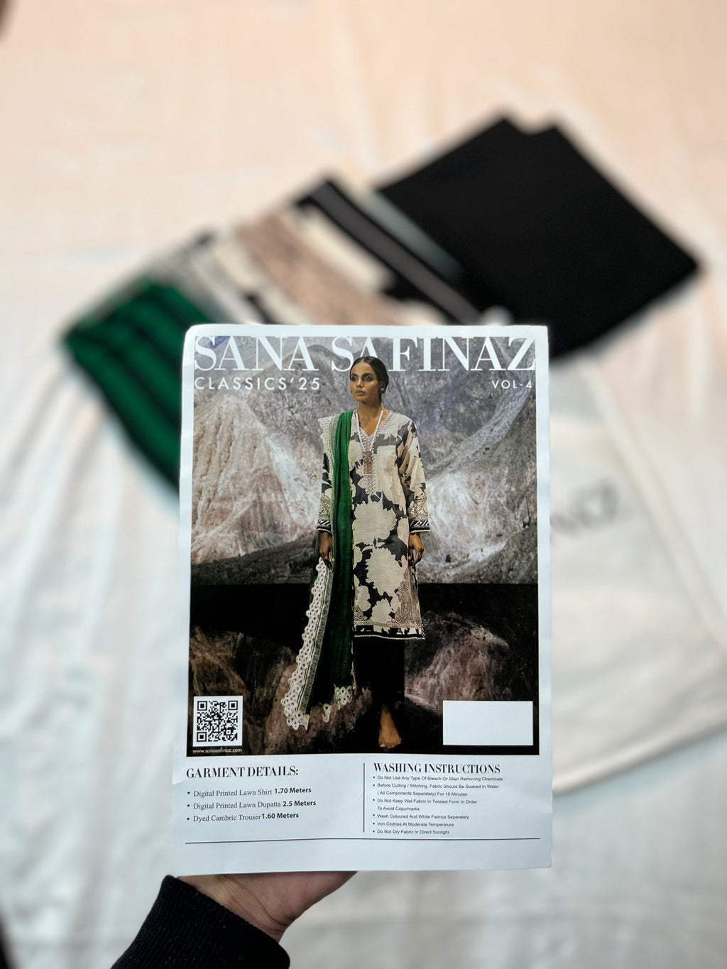 Sana Safinaz Digital Printed Lawn 3PC Unstitched Suit – Summer Luxury Collection