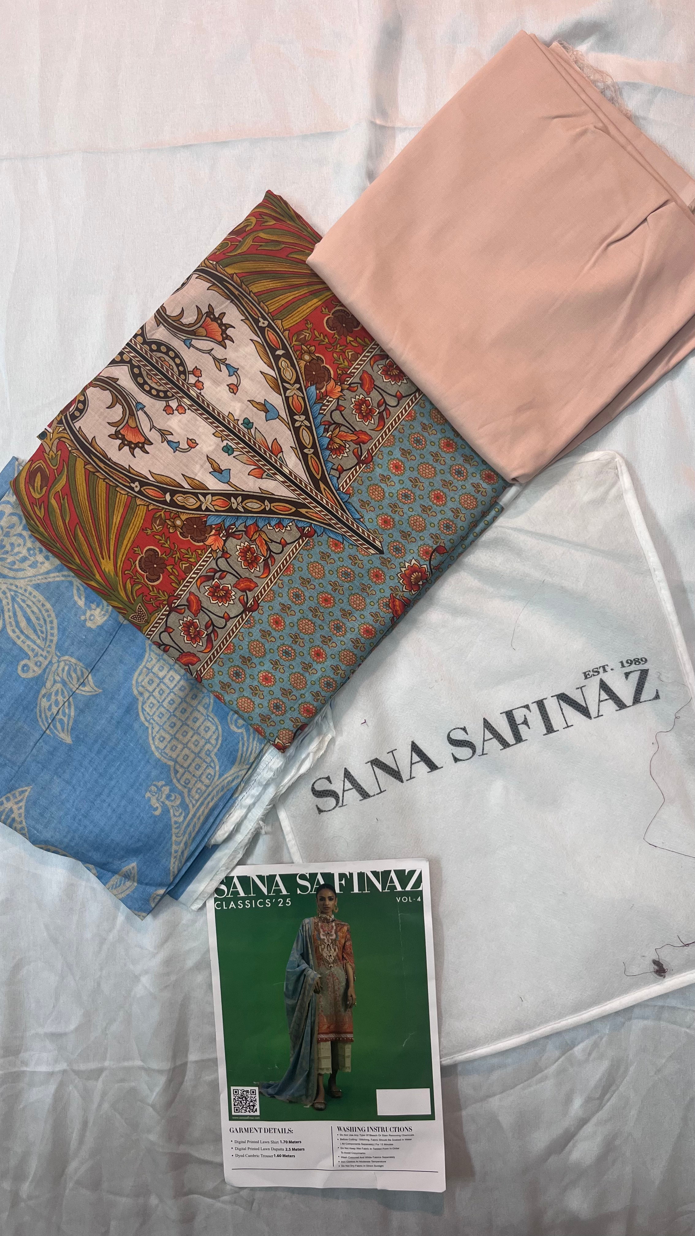 Sana Safinaz Digital Printed Lawn 3PC Unstitched Suit – Summer Luxury Collection
