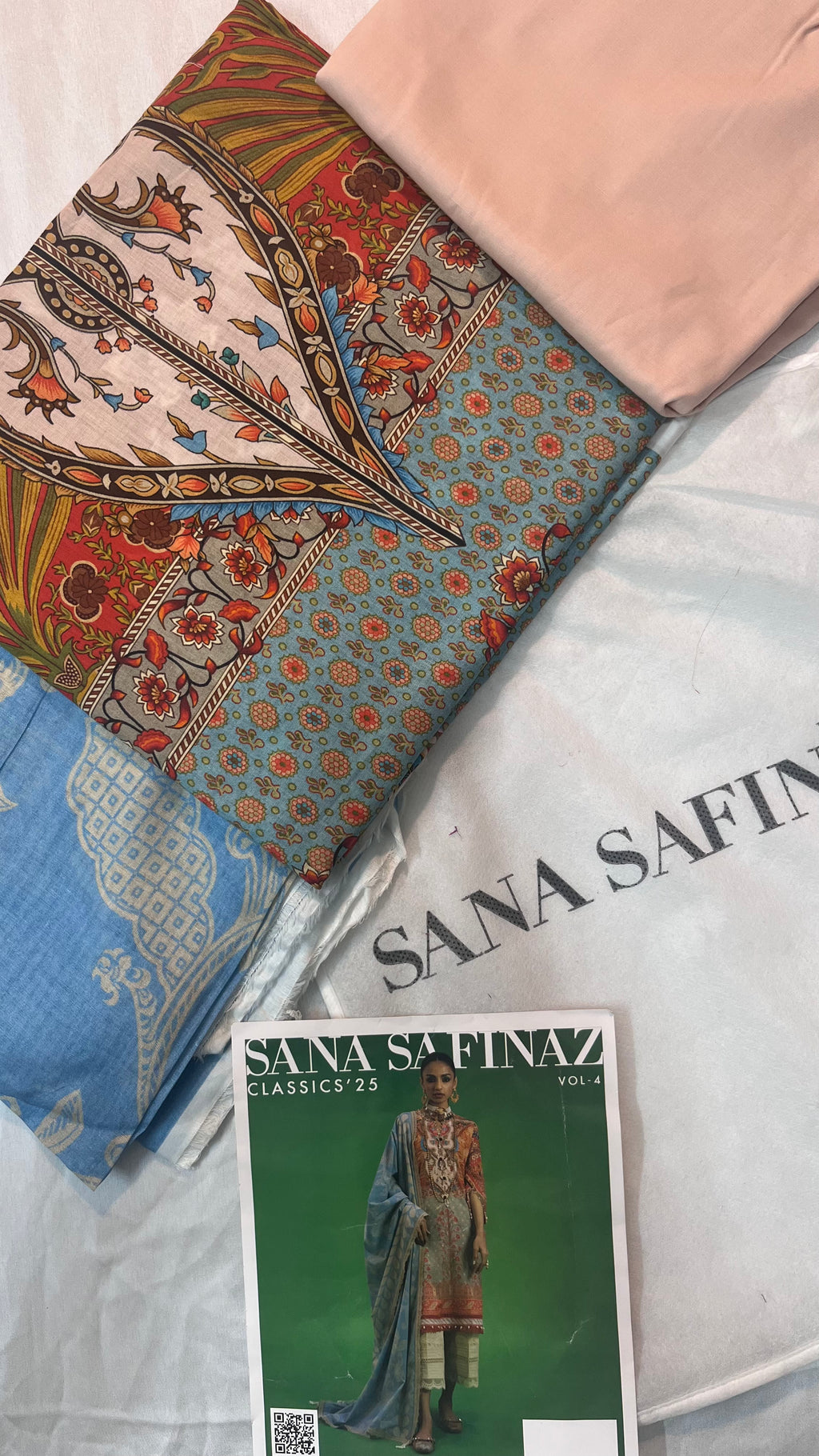 Sana Safinaz Digital Printed Lawn 3PC Unstitched Suit – Summer Luxury Collection