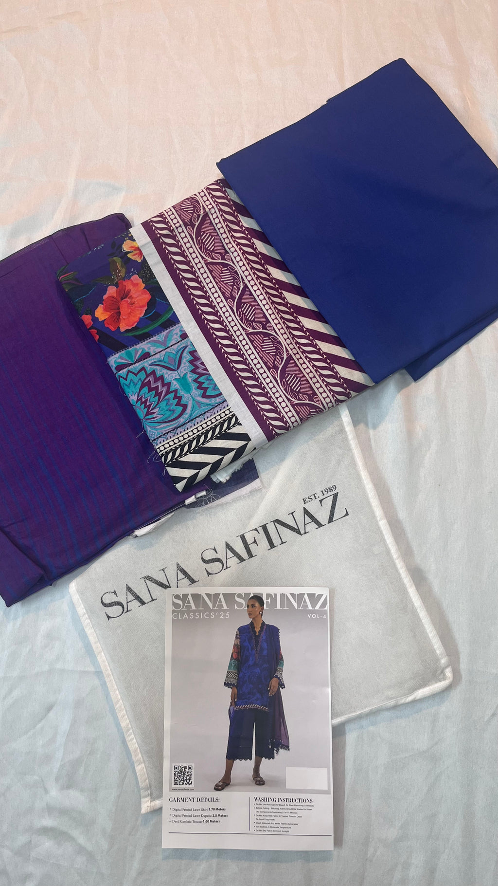 Sana Safinaz Digital Printed Lawn 3PC Unstitched Suit – Summer Luxury Collection