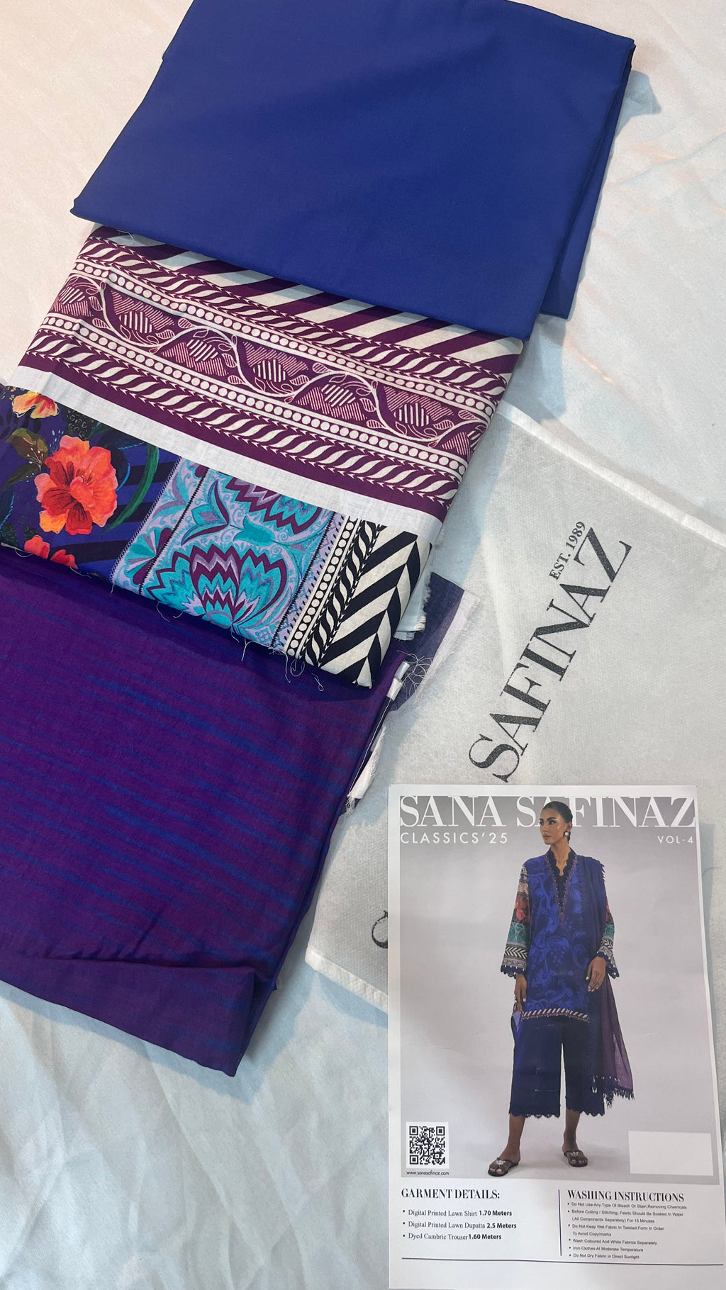 Sana Safinaz Digital Printed Lawn 3PC Unstitched Suit – Summer Luxury Collection