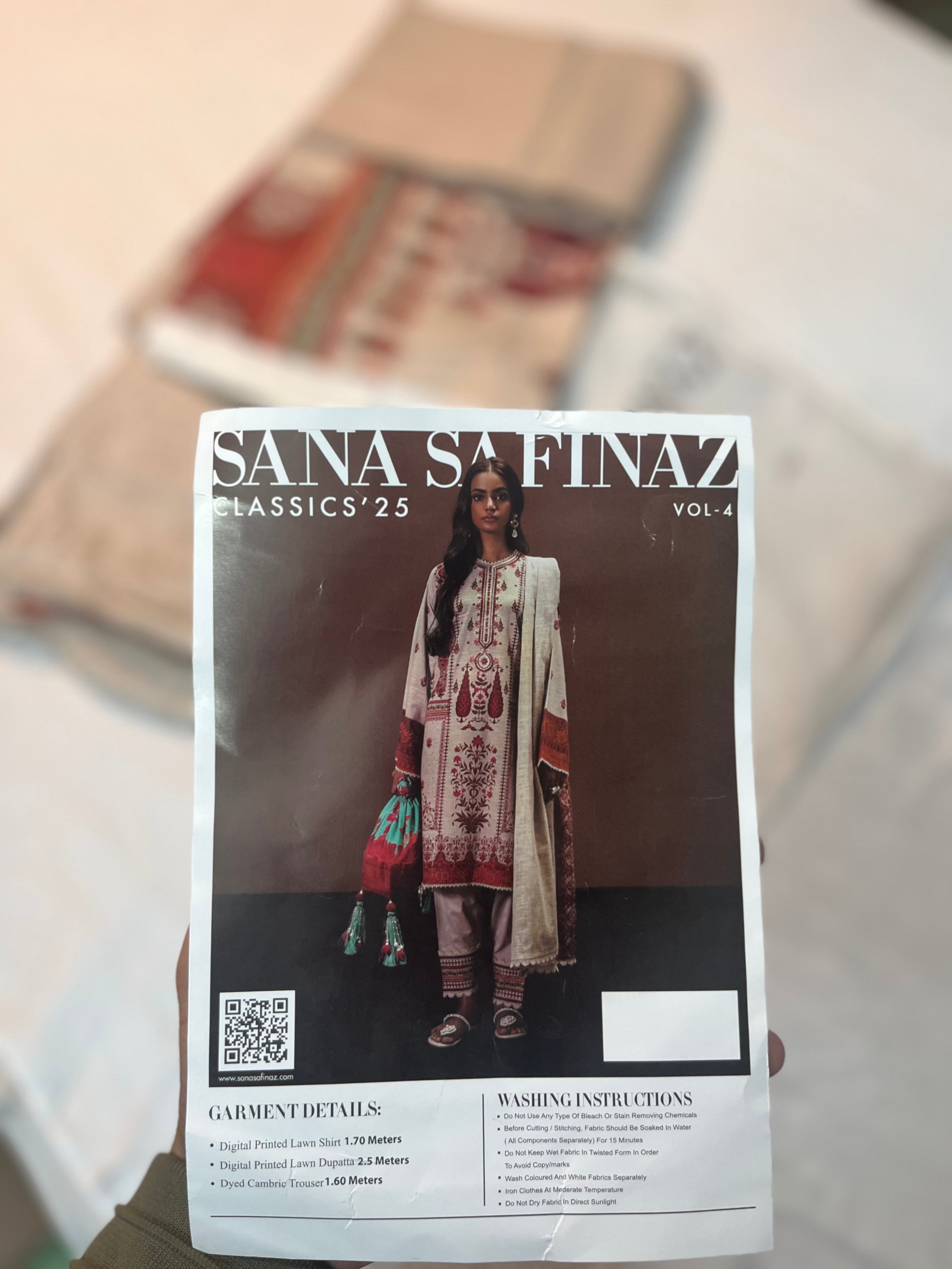 Sana Safinaz Digital Printed Lawn 3PC Unstitched Suit – Summer Luxury Collection