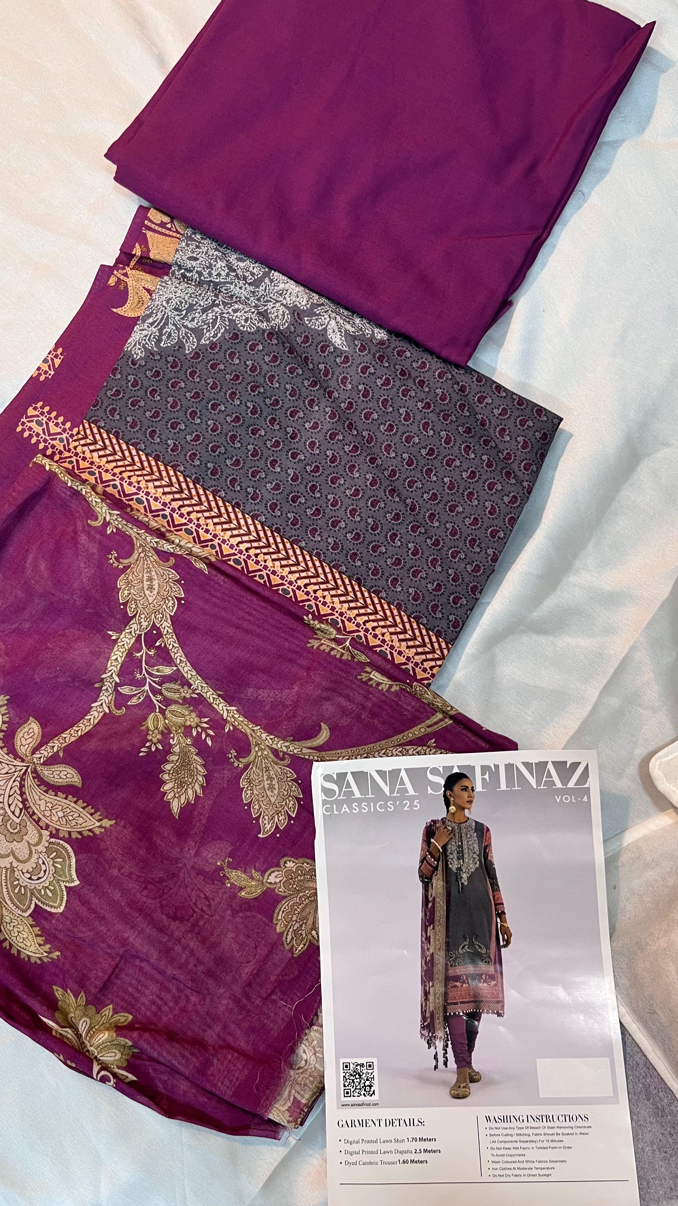 Sana Safinaz Digital Printed Lawn 3PC Unstitched Suit – Summer Luxury Collection