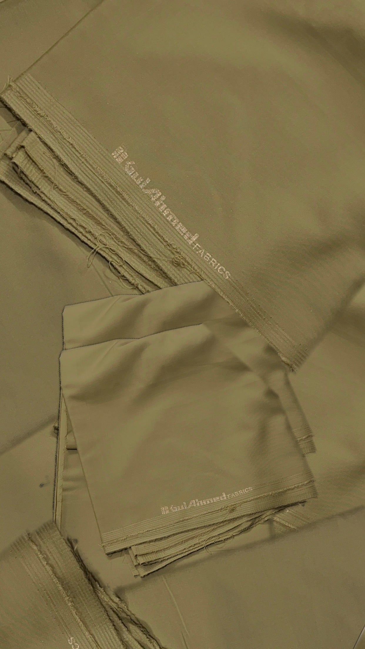GulAhmed Men’s Unstitched Wash & Wear Suit – 4.25 Meter Premium Fabric
