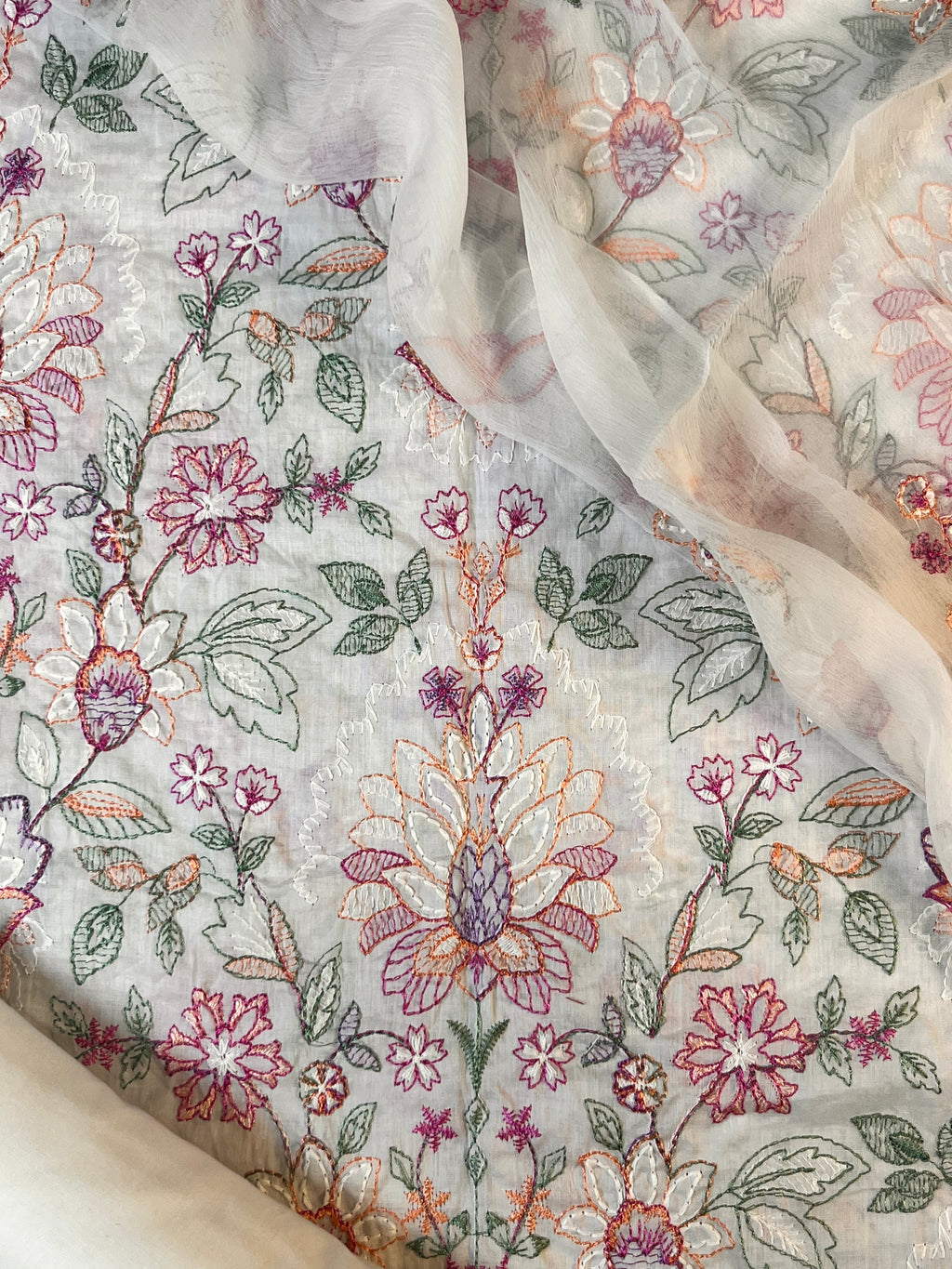 Bareeze Style Embroidered Lawn Suit – 3 Piece Unstitched (Chiffon Dupatta)