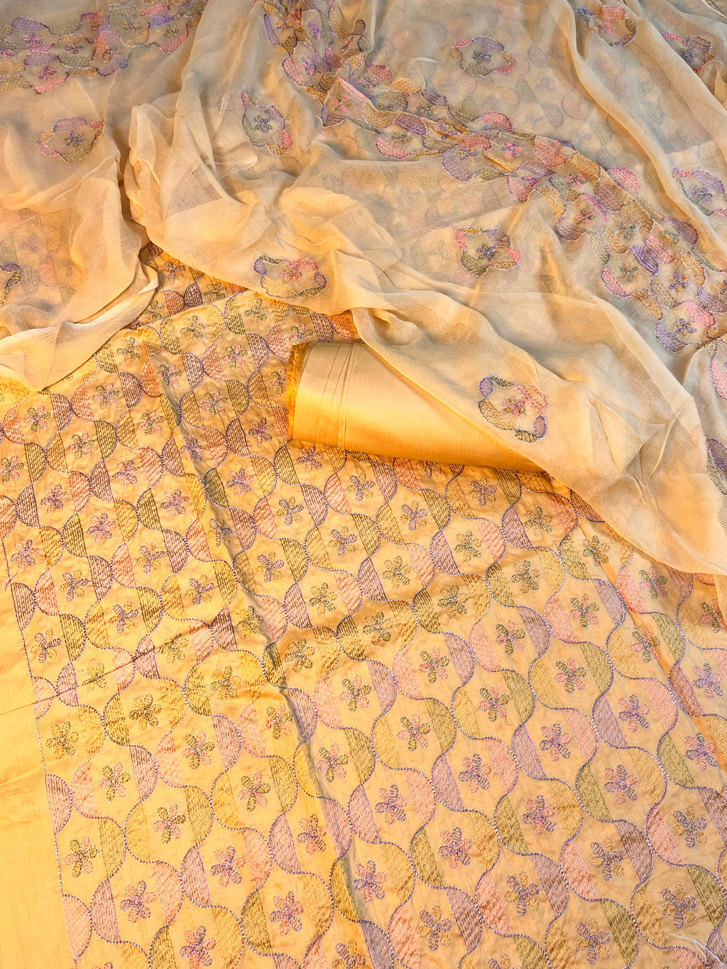 Bareeze Style Embroidered Lawn Suit – 3 Piece Unstitched (Chiffon Dupatta)