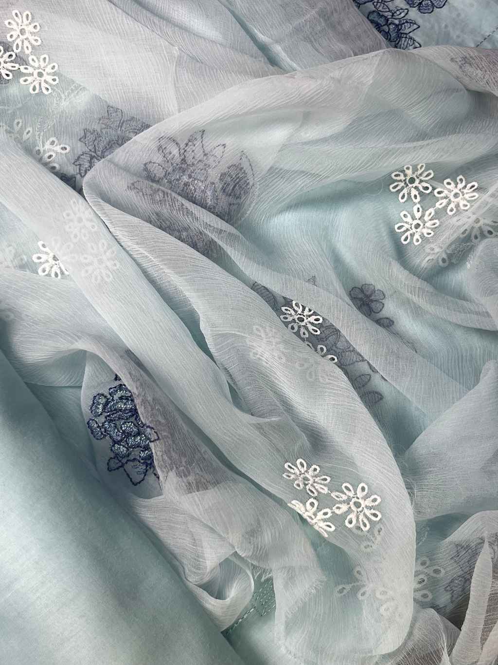 Bareeze Style Chicken Kari Embroidered Lawn Suit – 3 Piece Unstitched (Chiffon Dupatta)